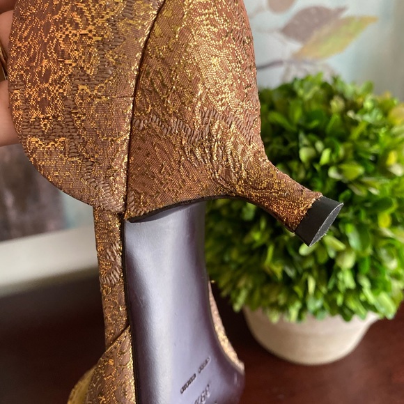PRADA VINTAGE D’ORSAY KITTEN HEELS PUMPS GOLDEN BROCADE ICONIC BUCKLE SIZE 39.5 - Picture 9 of 17
